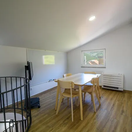 Casa Do Beco - Fabulous 3 Bedroom House With An Office, Seia, Serra Da Estrela * Lapa dos Dinheiros