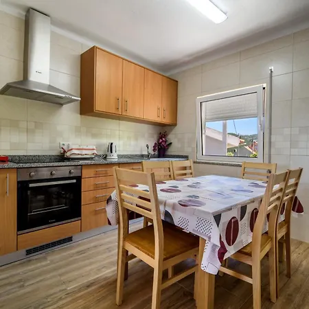 Casa Do Beco - Fabulous 3 Bedroom House With An Office, Seia, Serra Da Estrela בית נופש